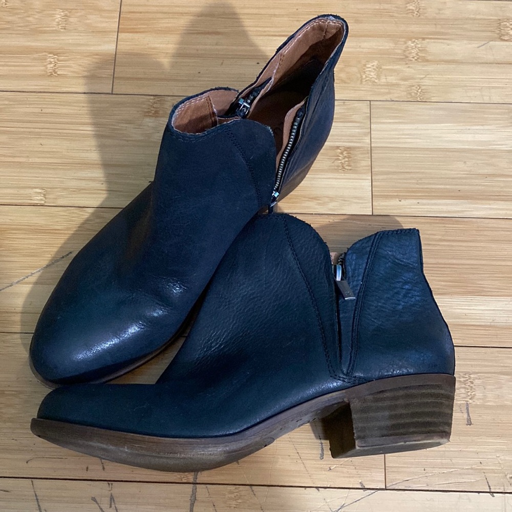 Lucky Brand black ankle boot - leather - size 9 - barely worn